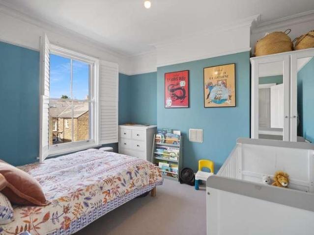3 bed flat for sale