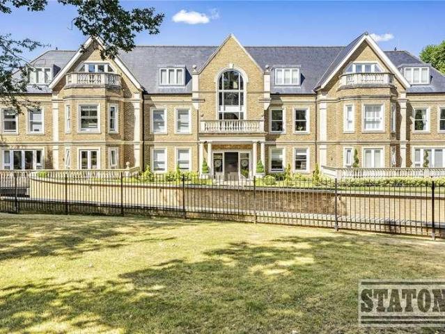 3 bed flat for sale