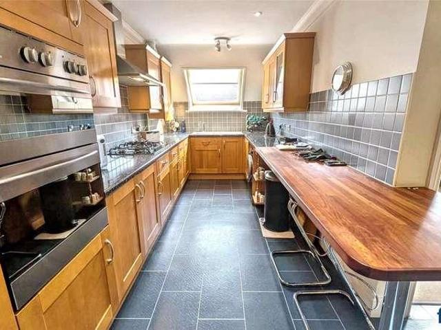 3 bed flat for sale