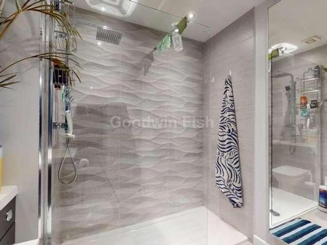 3 bed flat for sale