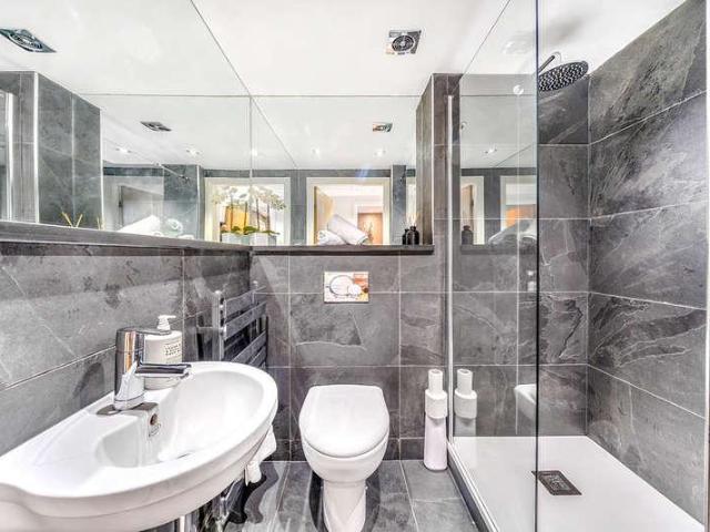 3 bed flat for sale