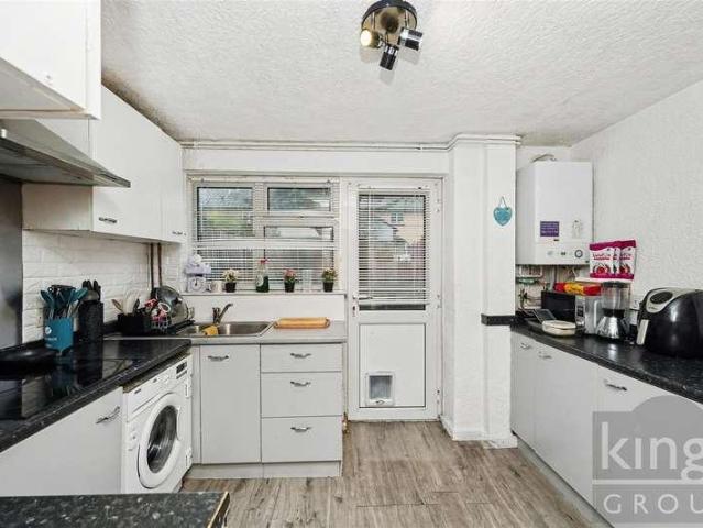 3 bed flat for sale