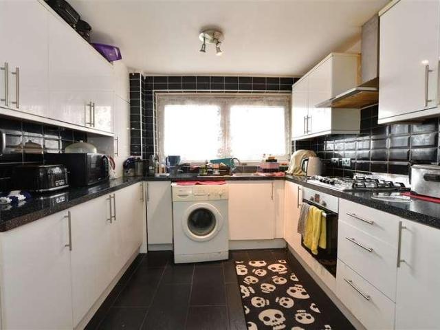 3 bed flat for sale