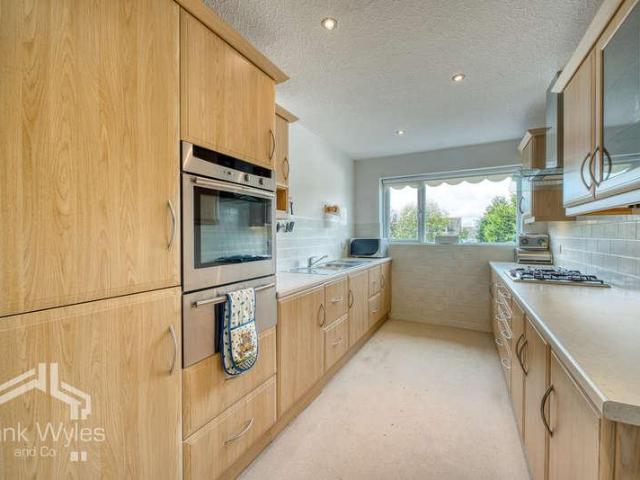 3 bed flat for sale