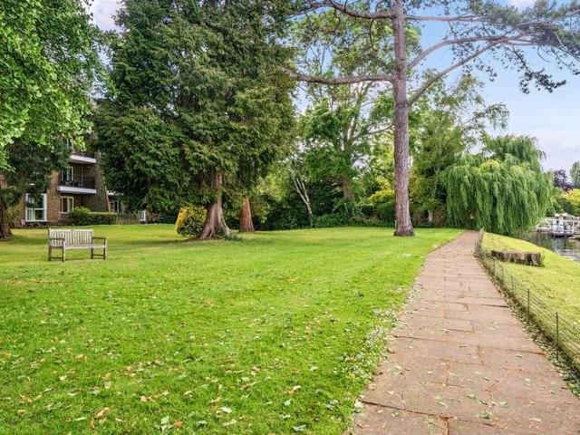 3 bed flat for sale