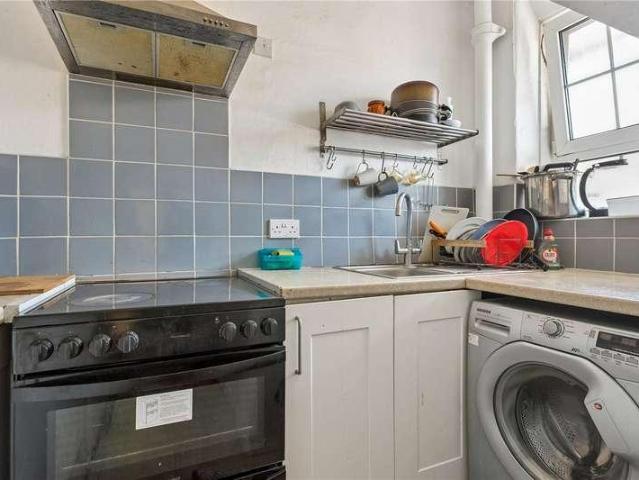 3 bed flat for sale