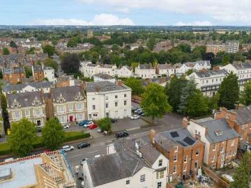 3 bed flat for sale