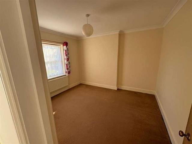 3 bed flat for sale
