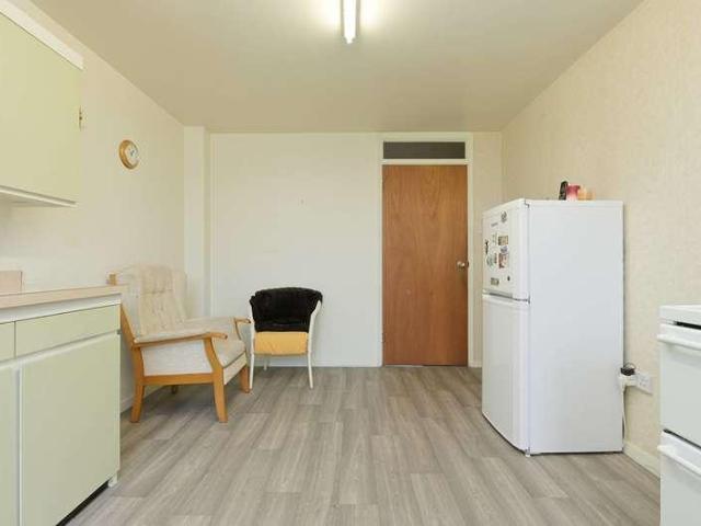 3 bed flat for sale