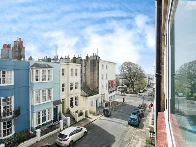 3 bed flat for sale