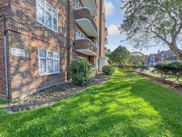3 bed flat for sale