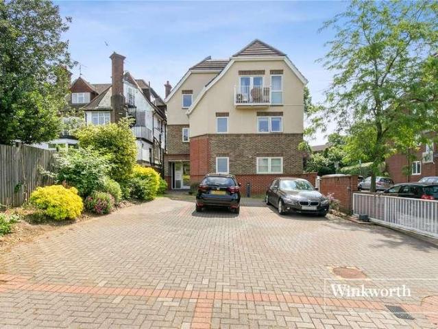 3 bed flat for sale