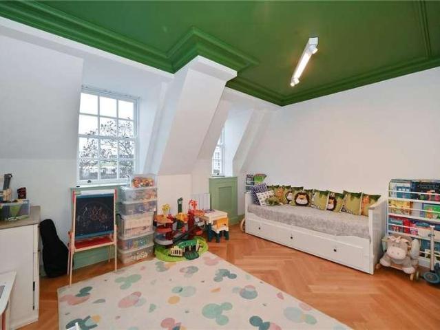 3 bed flat for sale