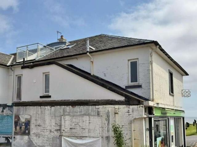 3 bed flat for sale