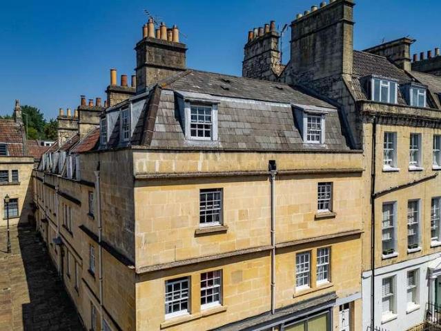 3 bed flat for sale