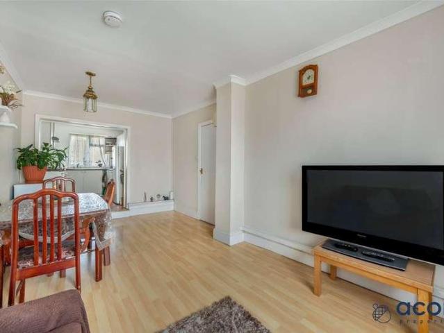 3 bed flat for sale