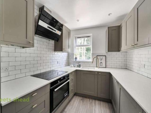 3 bed flat for sale