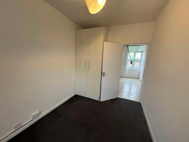 3 bed flat for sale