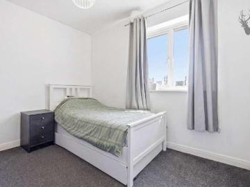 3 bed flat for sale