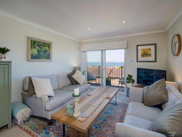 3 bed flat for sale
