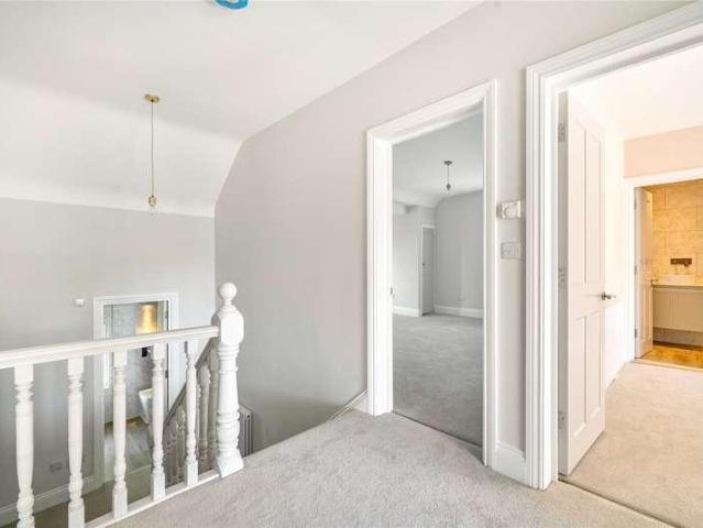 3 bed flat for sale