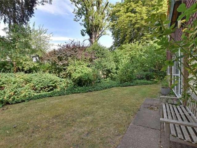 3 bed flat for sale