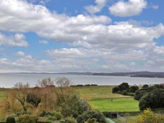 3 bed flat for sale