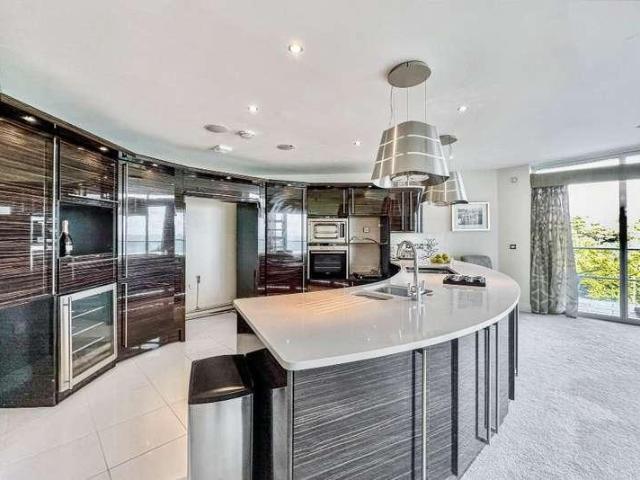 3 bed flat for sale