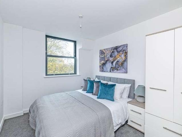 3 bed flat for sale