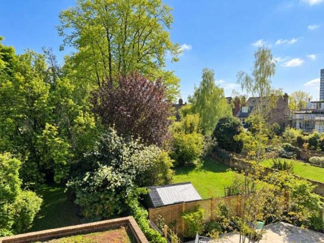 3 bed flat for sale