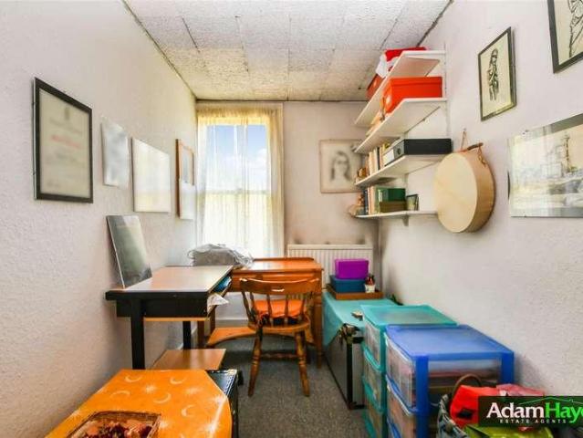 3 bed flat for sale