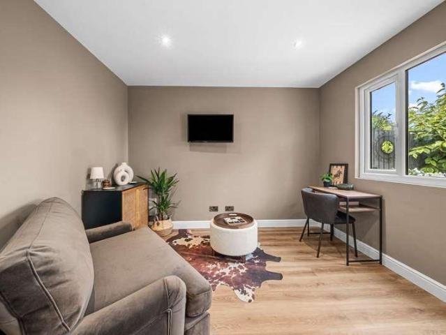 3 bed flat for sale