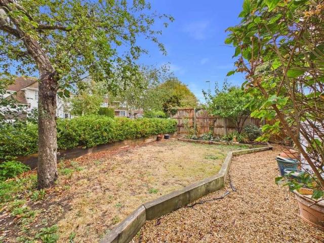 3 bed flat for sale