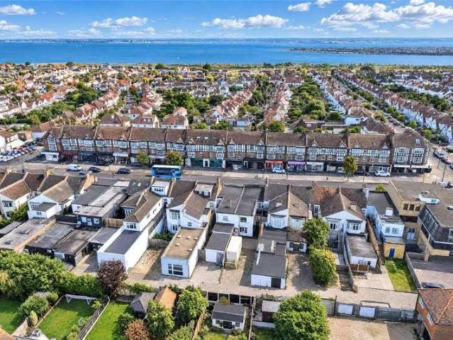 3 bed flat for sale