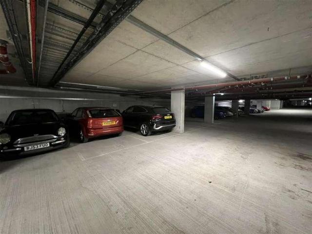 3 bed flat for sale