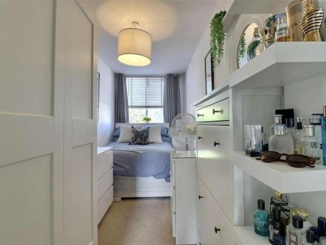3 bed flat for sale