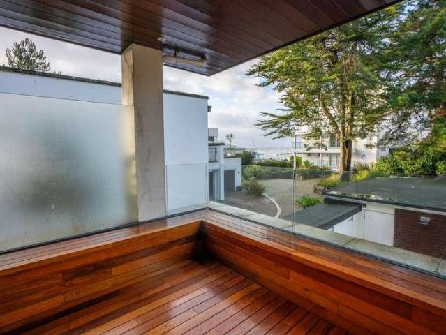 3 bed flat for sale