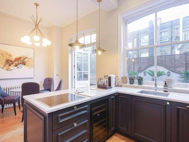 3 bed flat for sale