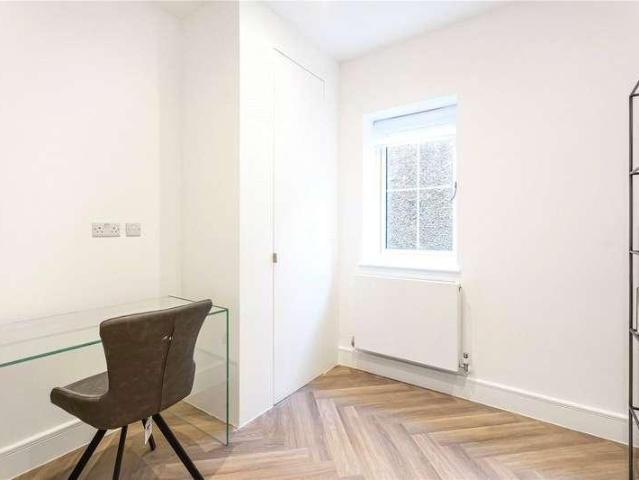 3 bed flat for sale