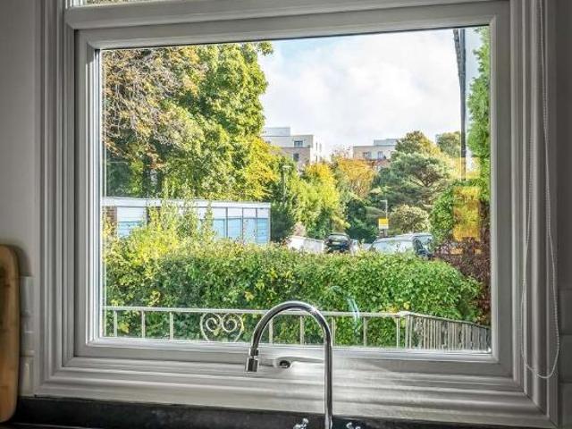 3 bed flat for sale