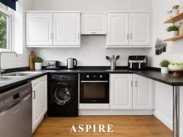 3 bed flat for sale