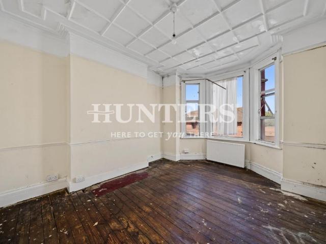 3 bed flat for sale