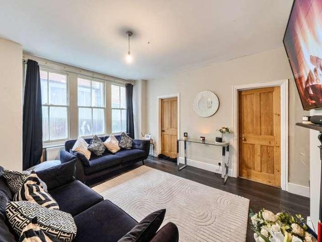 3 bed flat for sale