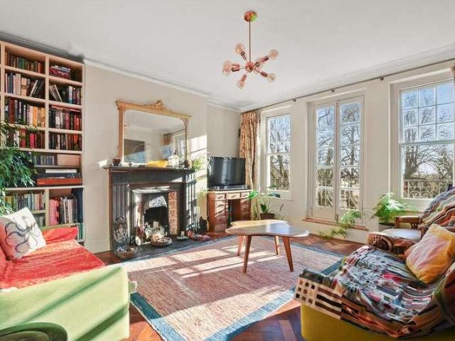 3 bed flat for sale