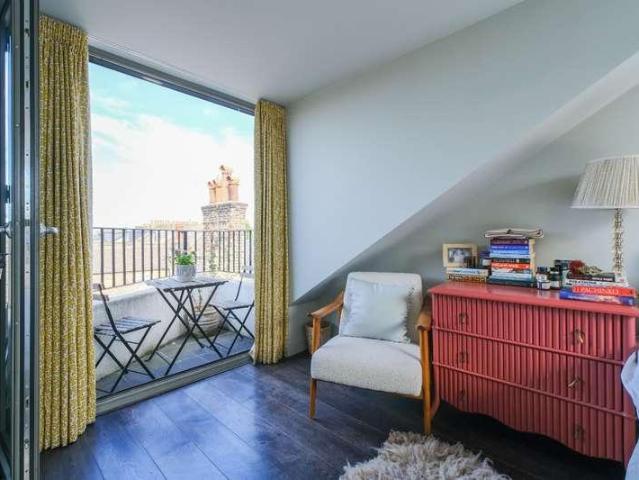 3 bed flat for sale