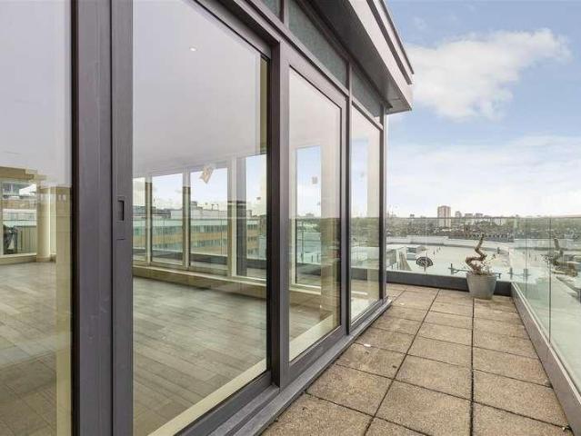 3 bed flat for sale