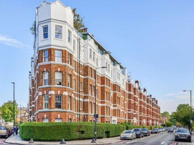 3 bed flat for sale
