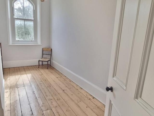 3 bed flat for sale