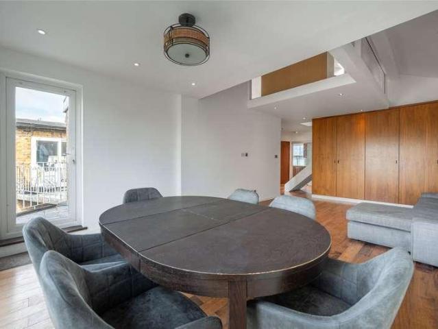 3 bed flat for sale