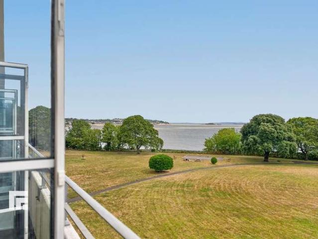 3 bed flat for sale